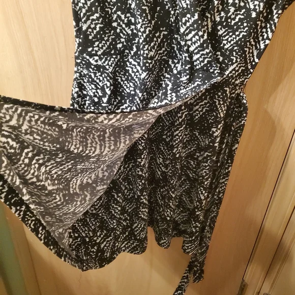 Apt 9, size L, sleeveless dress, knee length - Picture 7 of 7